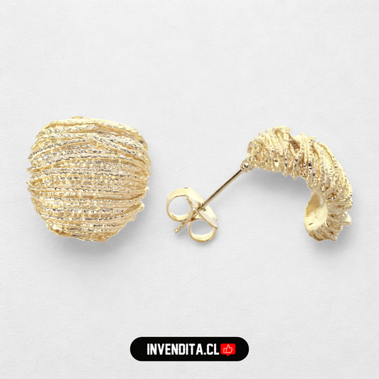 Aros enchapados en oro estilo placa con textura granulada