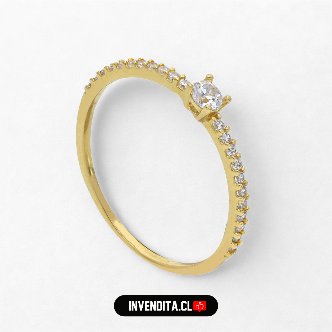 Anillo enchapado en oro circón solitario con banda de circones