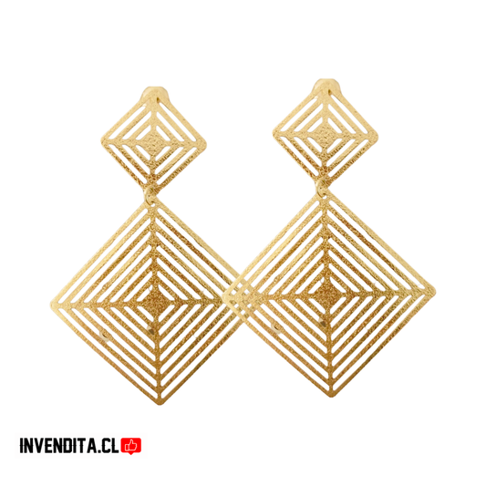 Aros enchapados en oro modelo geométricos
