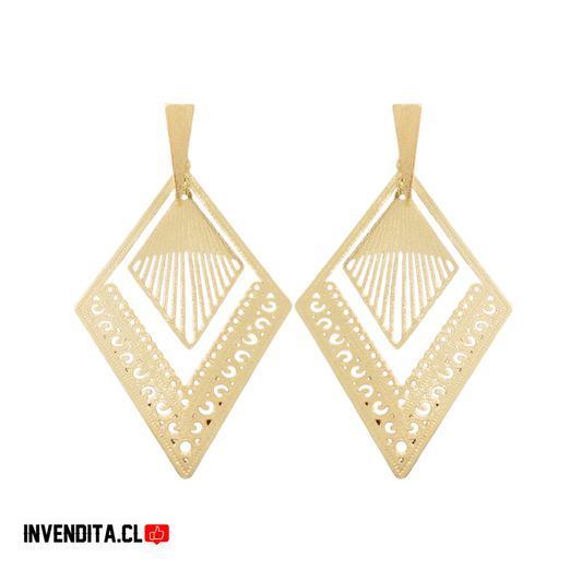 Aros enchapados en oro doble hoja con detalles en hilo