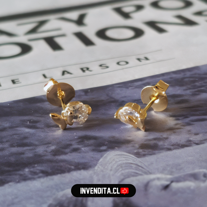 Aros enchapados en oro diseño circón con mariposa horizontal