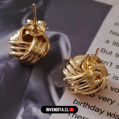 Aros enchapados en oro diseño nudo