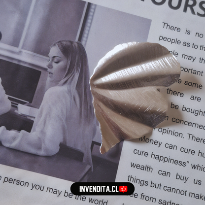 Aros enchapados en plata modelo pétalo satinado