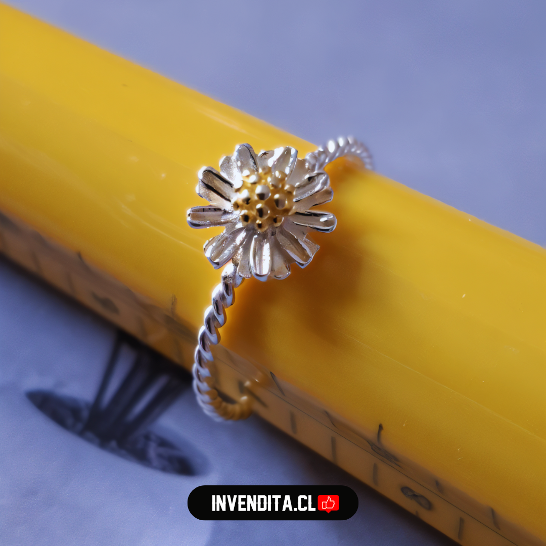 Anillo de plata 925 modelo margarita