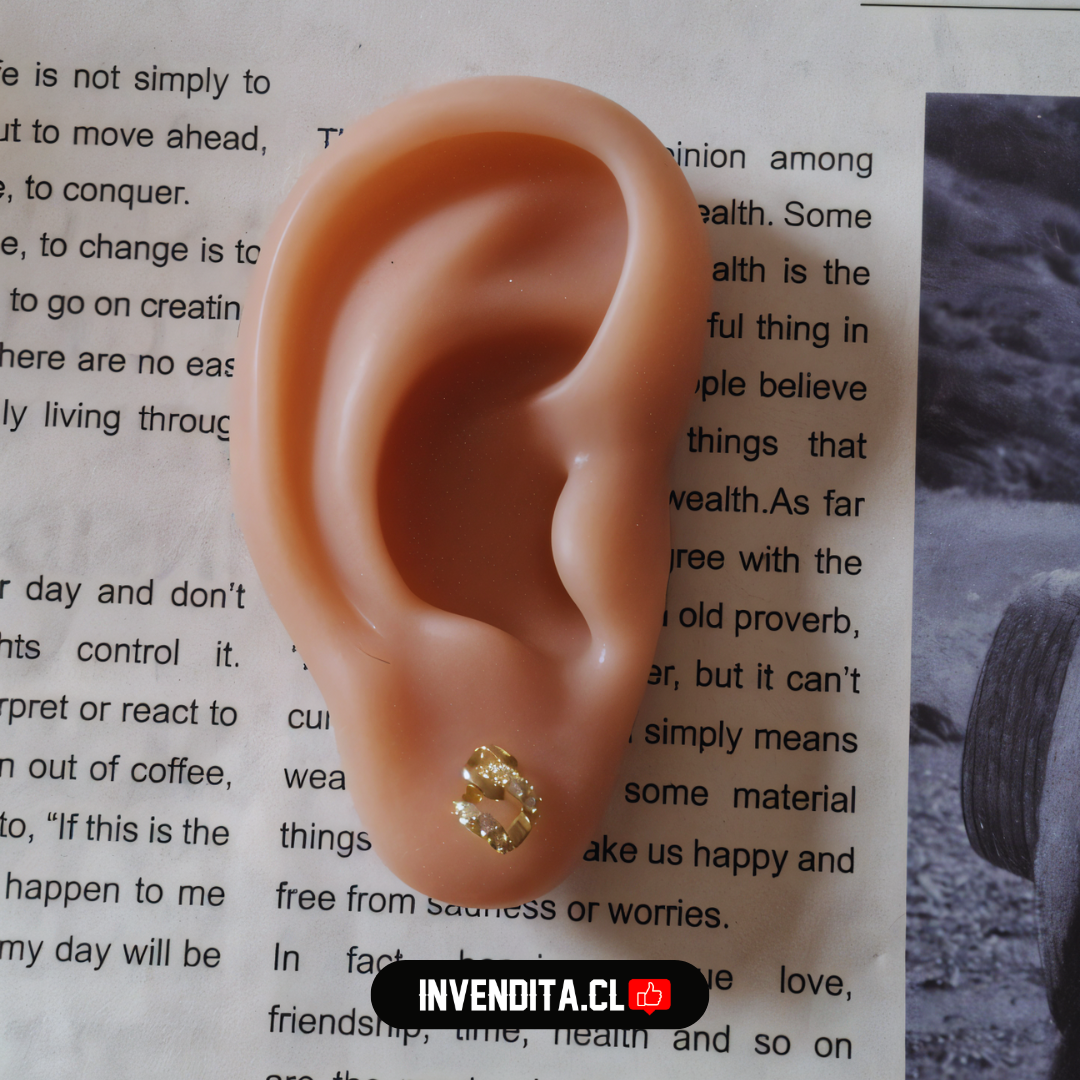 Aros enchapados en oro estilo marcos cruzados con circones