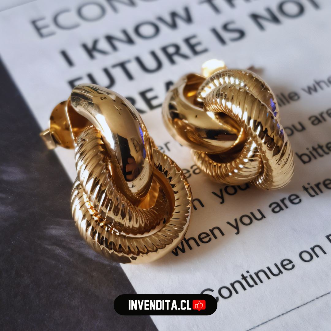 Aros enchapados de oro diseño nudo biselado