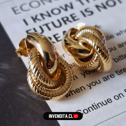 Aros enchapados de oro diseño nudo biselado