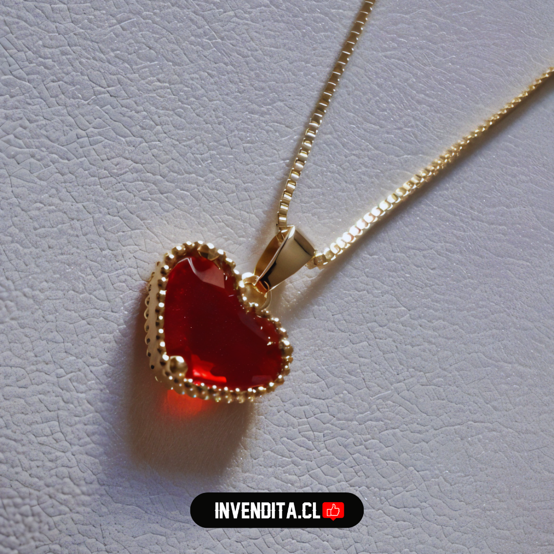 Collar enchapado en oro veneciana con dije corazón rojo