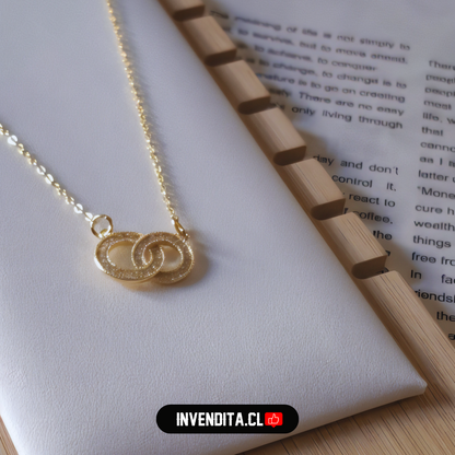 Collar enchapado en oro argollas cruzadas con circones