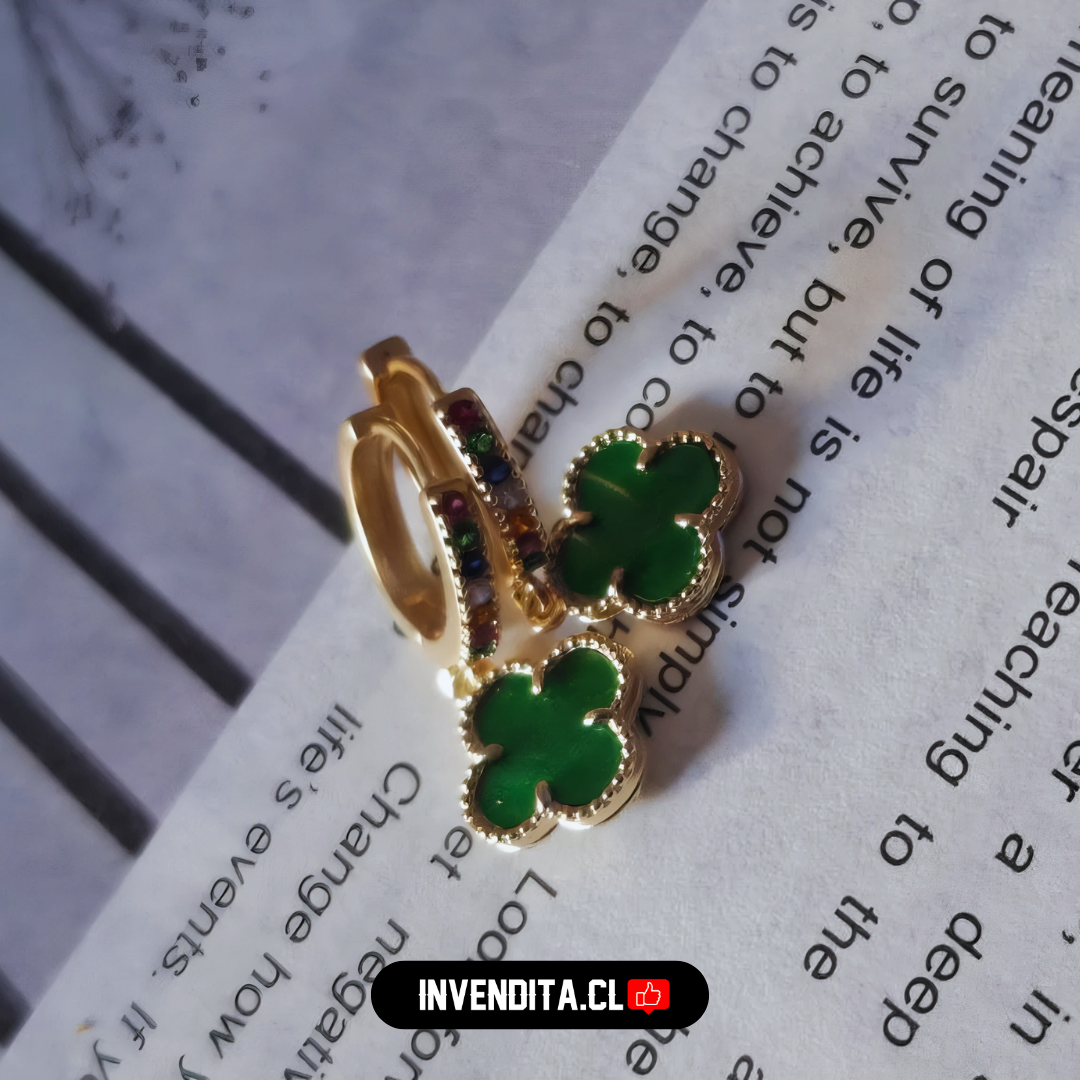 Aros enchapados en oro argollas con placa flor verde