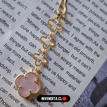 Collar enchapado en oro modelo figuras de flores y placa flor rosa