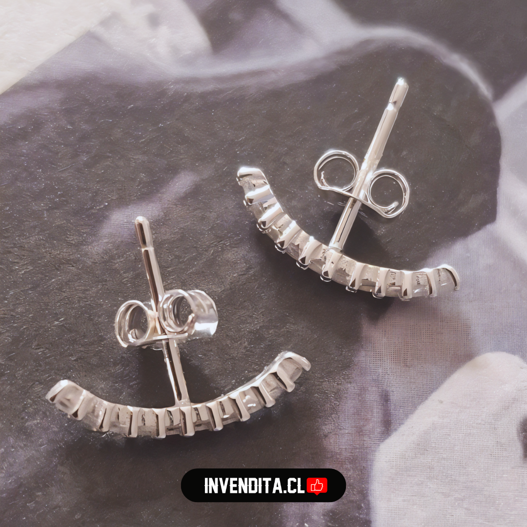 Aros de plata 925 diseño arqueado con circones