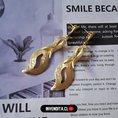 Aros enchapados en oro modelo copihue y hojas