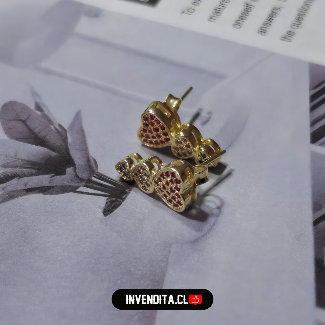 Aros enchapados en oro diseño corazones de colores
