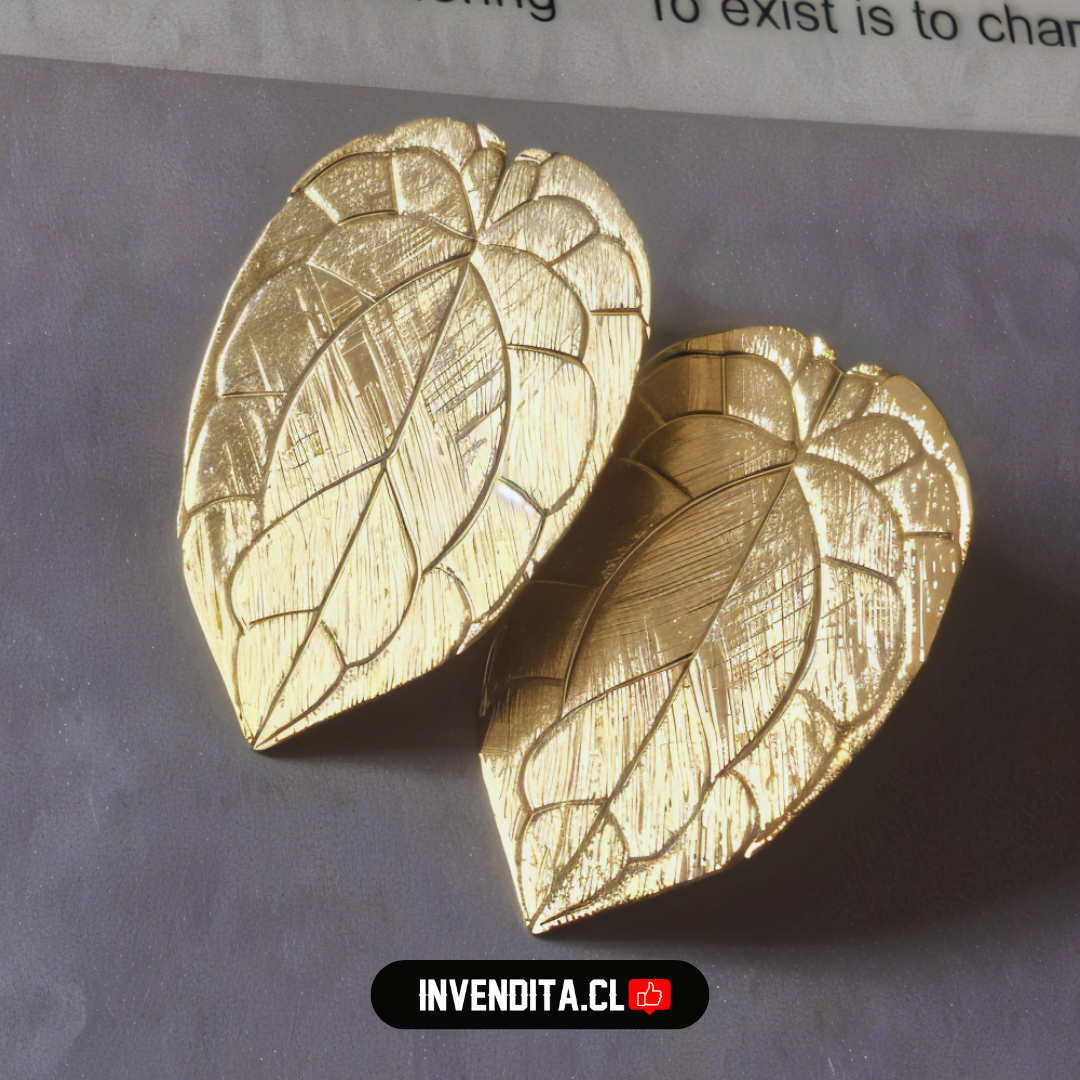 Aros enchapados en oro diseño hoja detallada