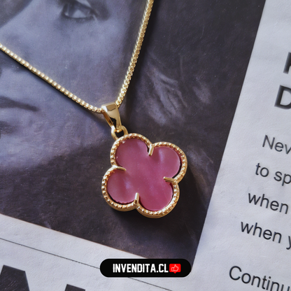 Collar enchapado en oro colgante de flor rosa