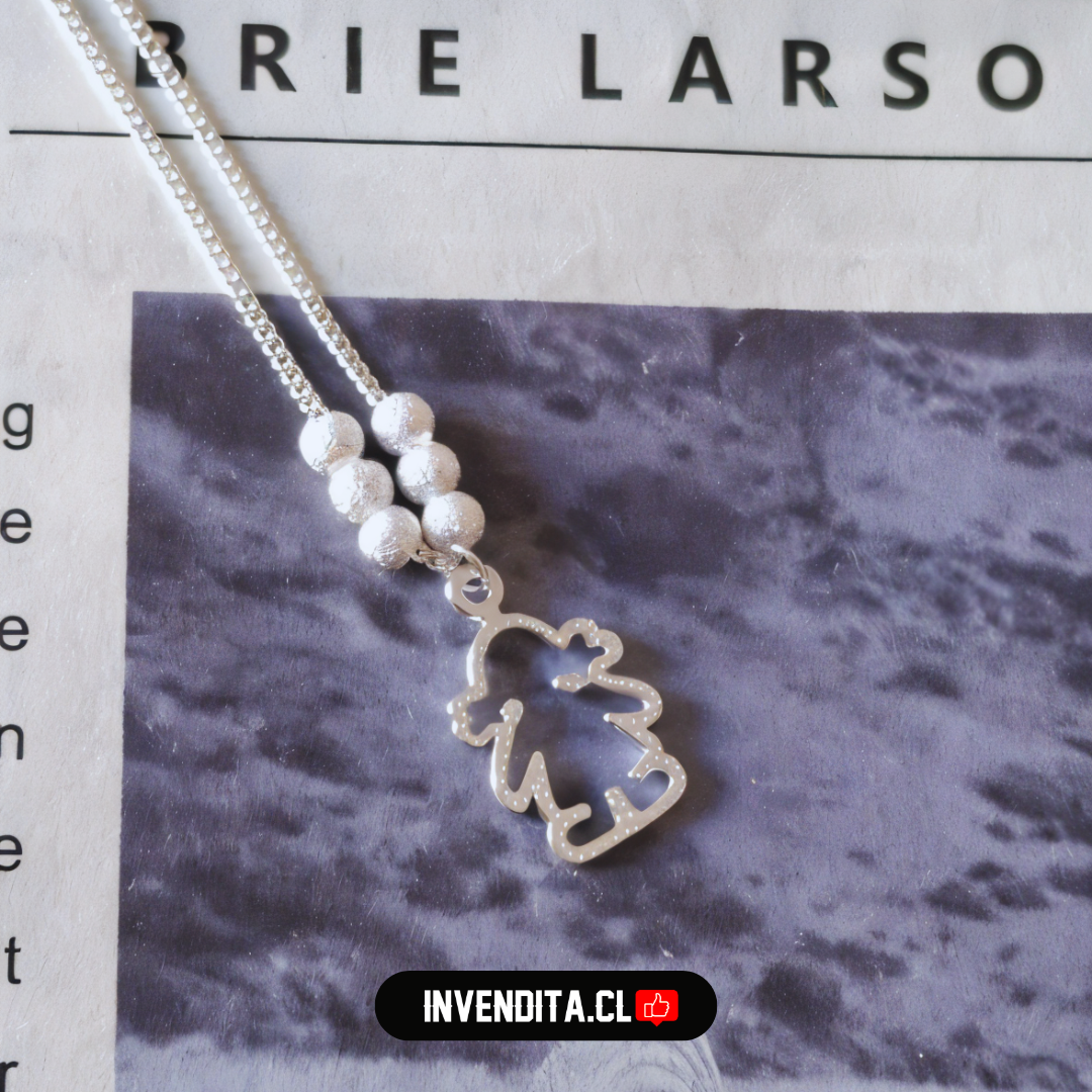 Collar de plata 925 figura niña con esferas satinadas
