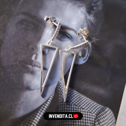 Aros de plata 925 estilo triangular con circones