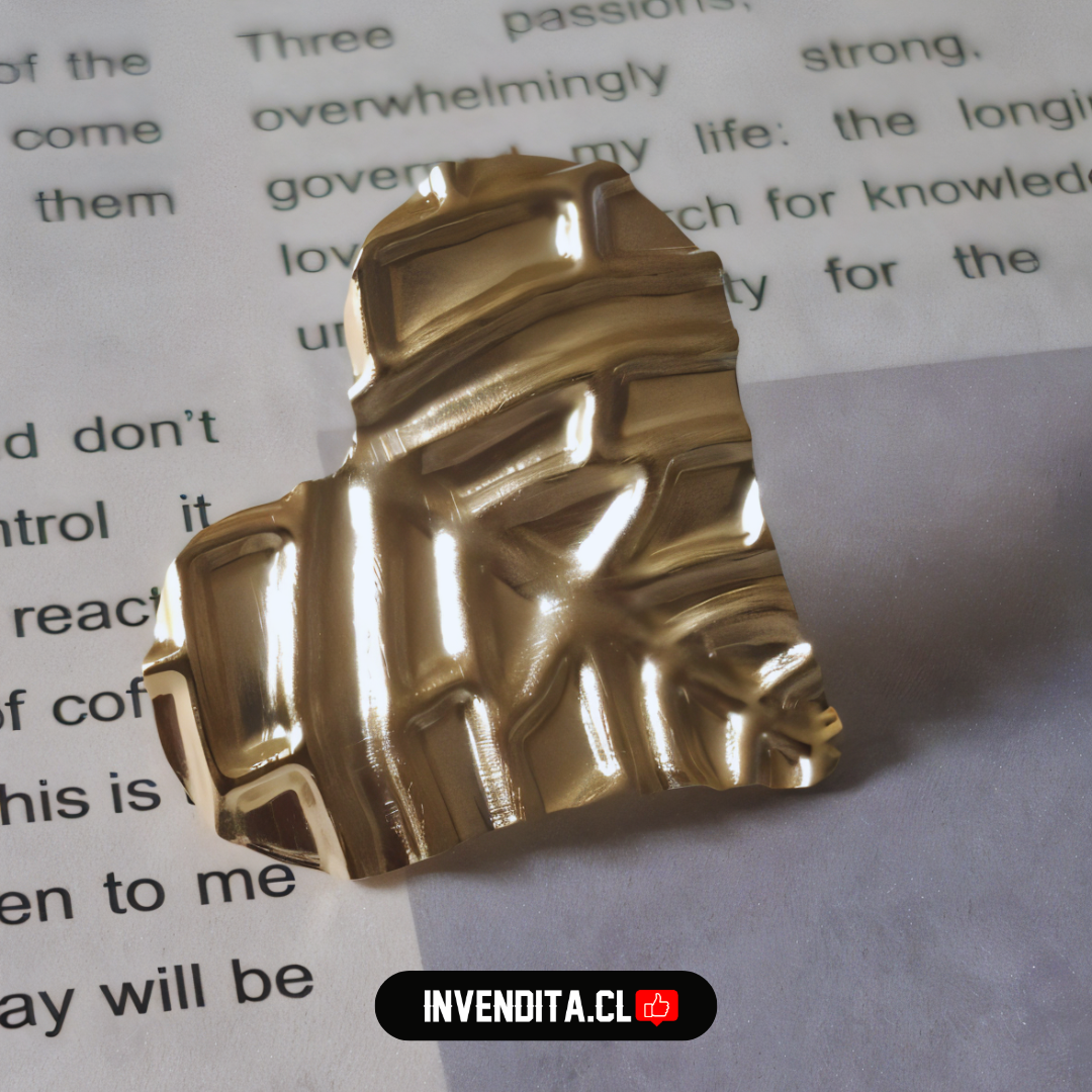 Aros enchapados en oro modelo corazón con relieve medios