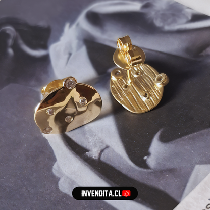 Aros enchapados en oro placas ovaladas con circones