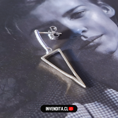 Aros de plata 925 estilo triangular con circones