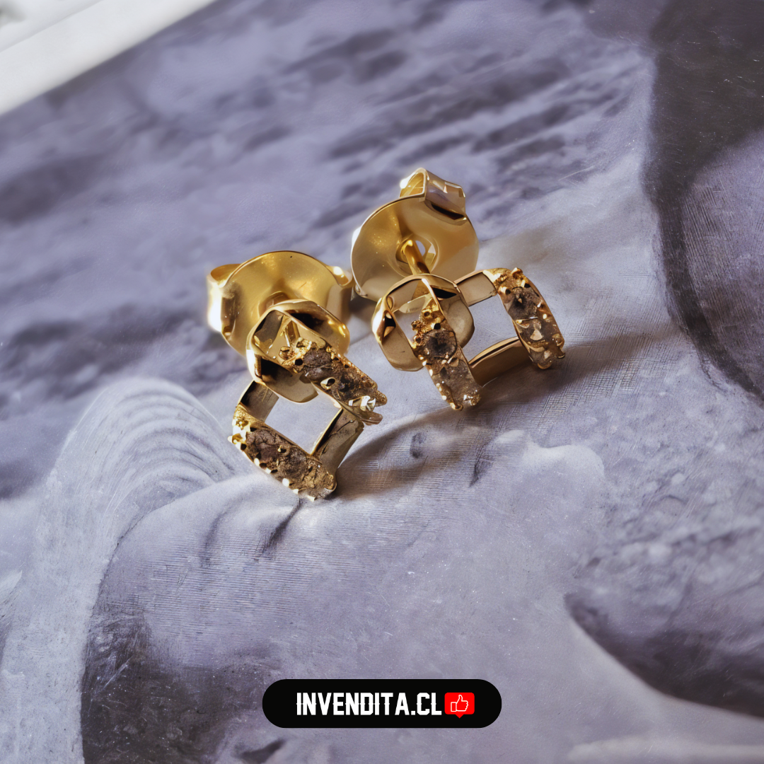 Aros enchapados en oro estilo marcos cruzados con circones