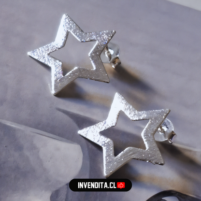 Aros enchapados en plata estrellas satinadas