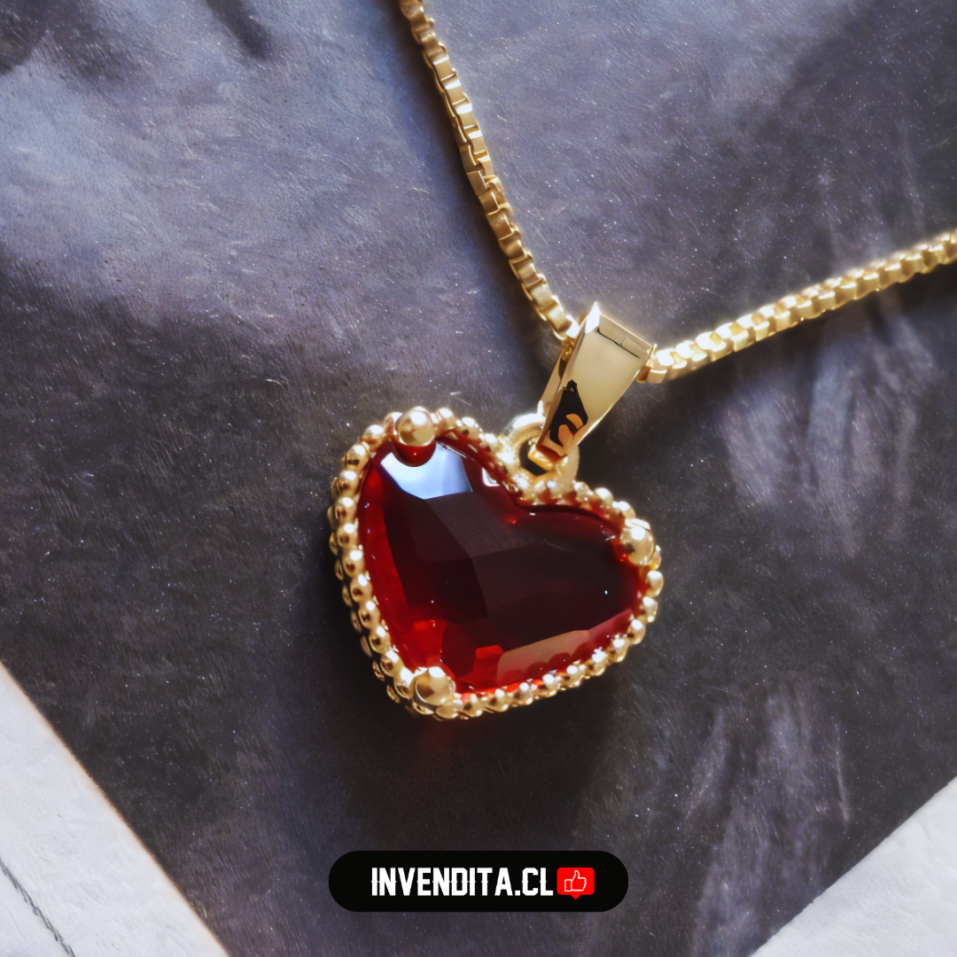 Collar enchapado en oro veneciana con dije corazón rojo