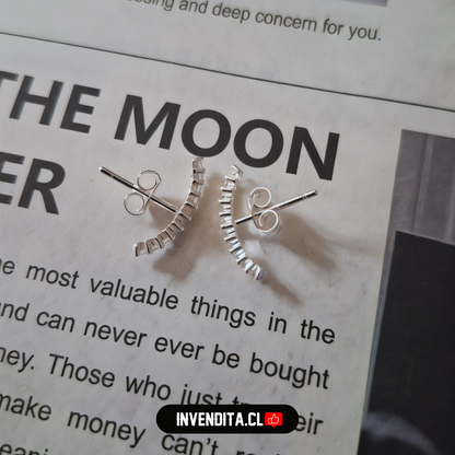 Aros de plata 925 diseño arqueado con circones