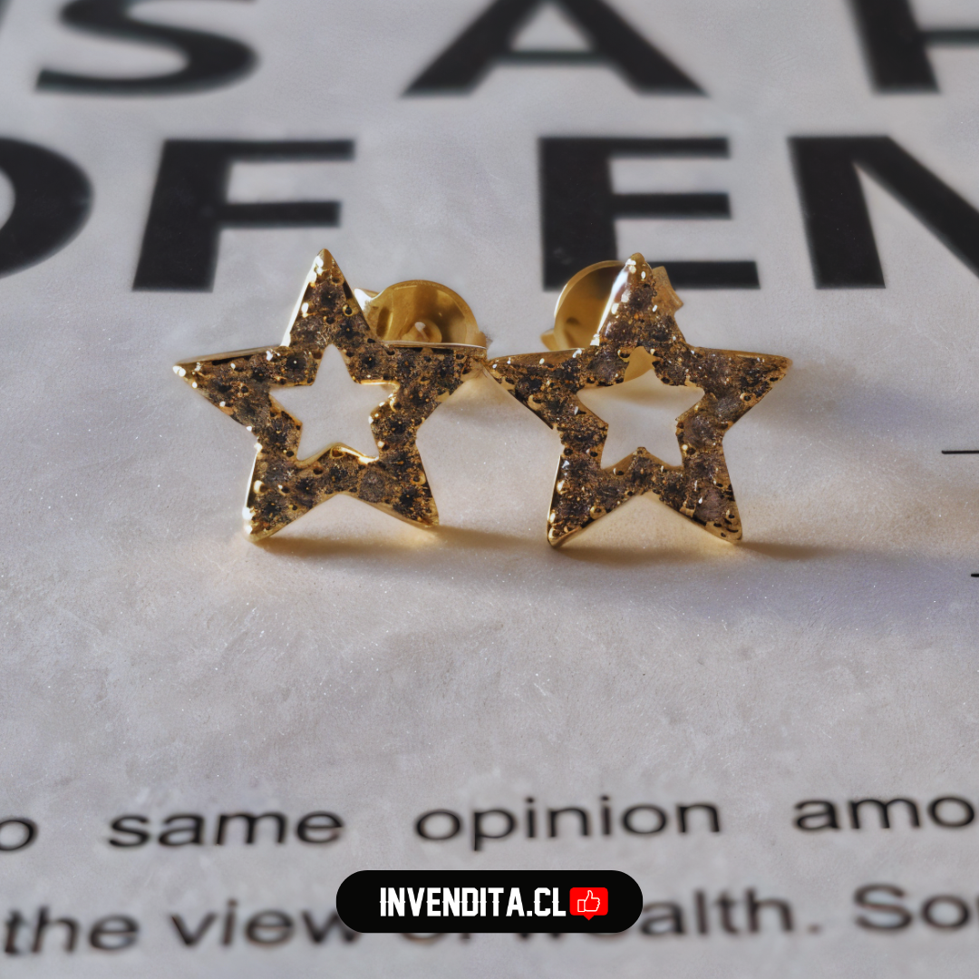 Aros enchapados en oro diseño estrellas con circones