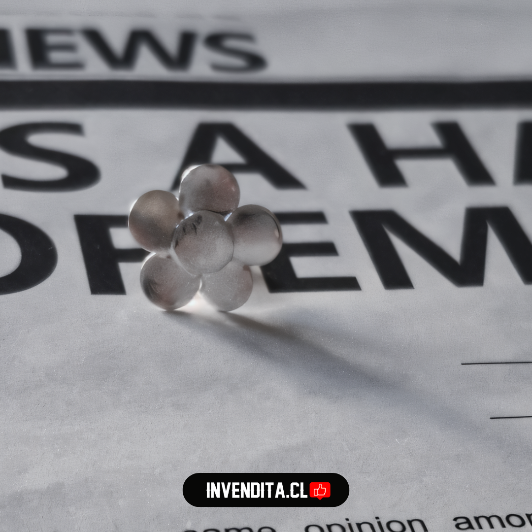 Aros enchapados en plata diseño flor satinada