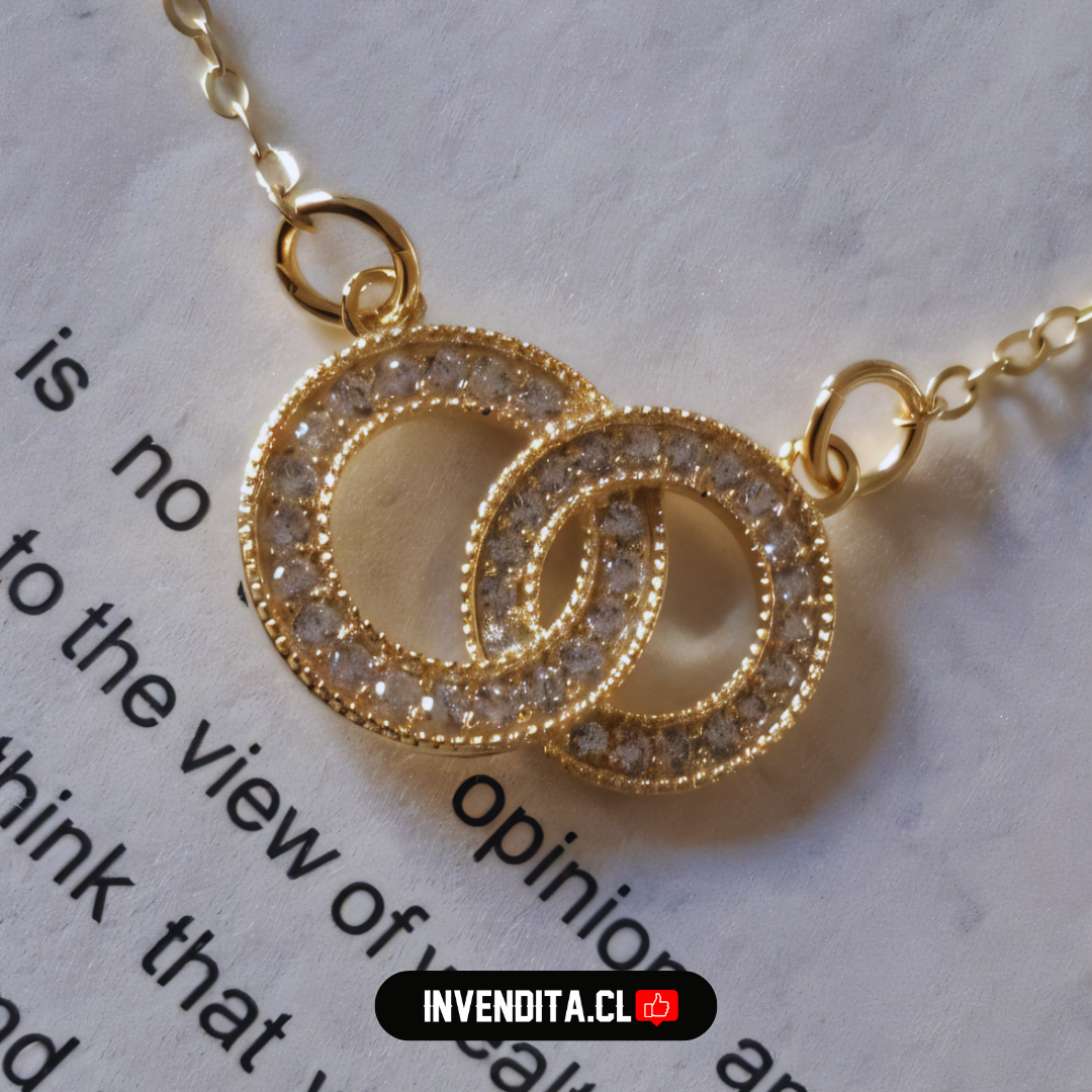 Collar enchapado en oro argollas cruzadas con circones