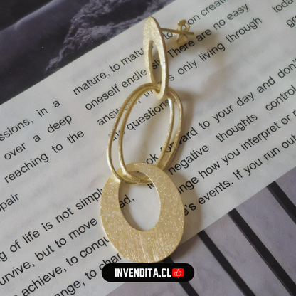 Aros enchapados en oro satinado modelo moderno