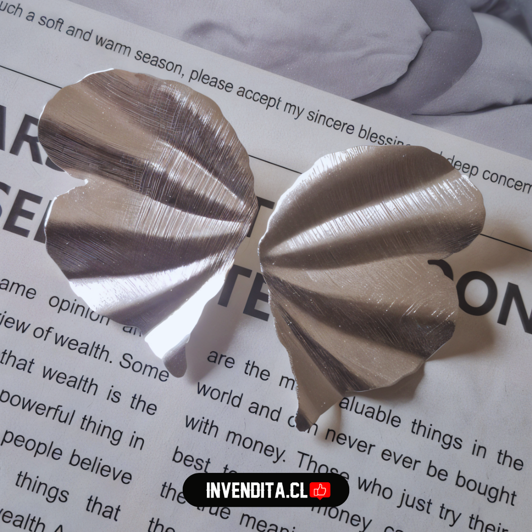 Aros enchapados en plata modelo pétalo satinado