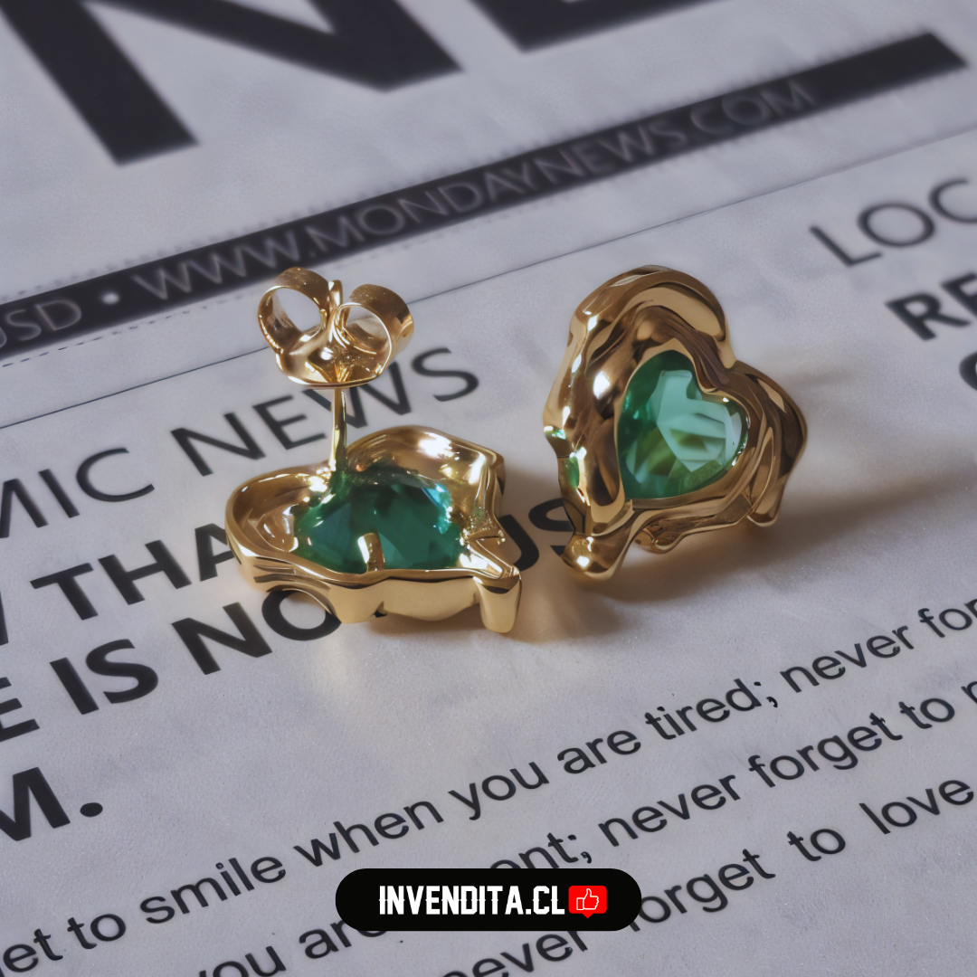 Aros enchapados en oro corazón derretido con circón esmeralda