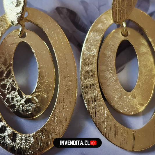 Aros enchapados en oro figuras ovaladas colgantes