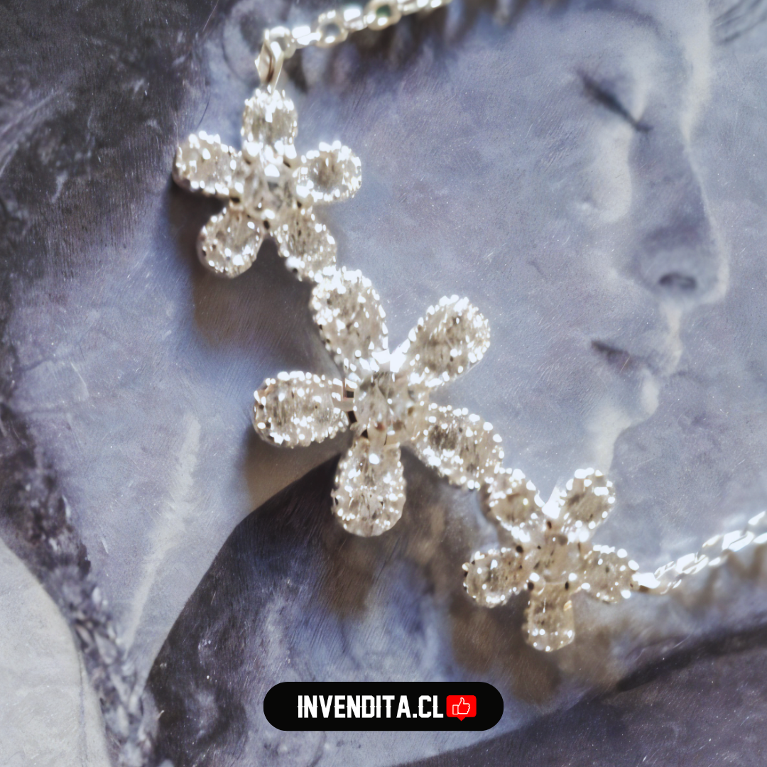 Collar de plata 925 trío de flores con circones incrustados