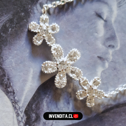 Collar de plata 925 trío de flores con circones incrustados