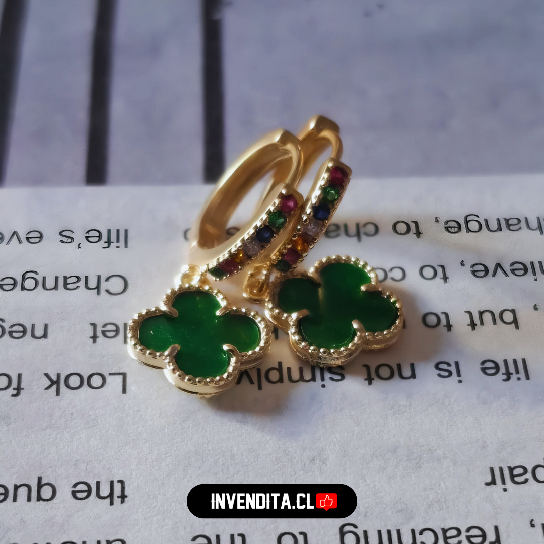 Aros enchapados en oro argollas con placa flor verde