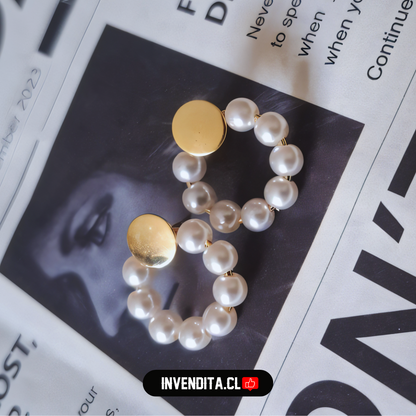 Aros enchapados en oro placa redonda con perlas de imitación