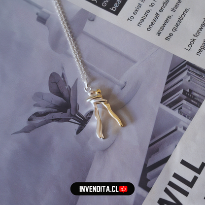 Collar de plata 925 diseño abrazo infinito de dos colores