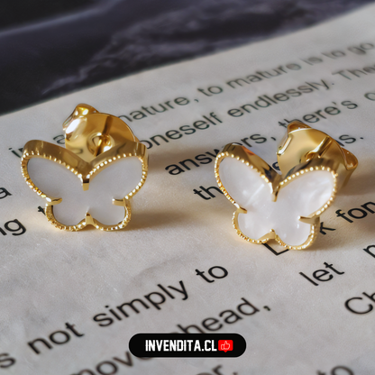 Aros enchapados en oro diseño mariposa placa color marfil