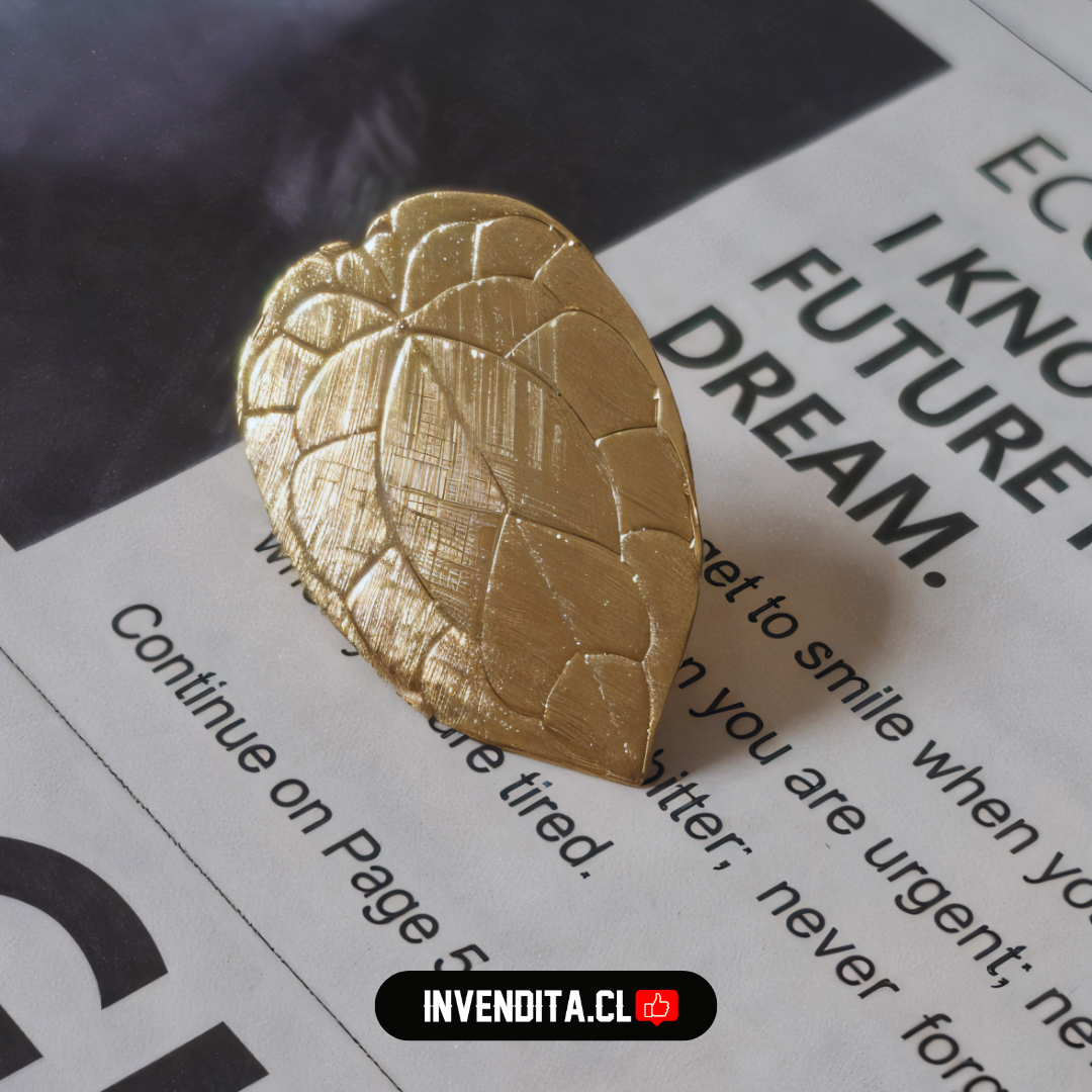 Aros enchapados en oro diseño hoja detallada