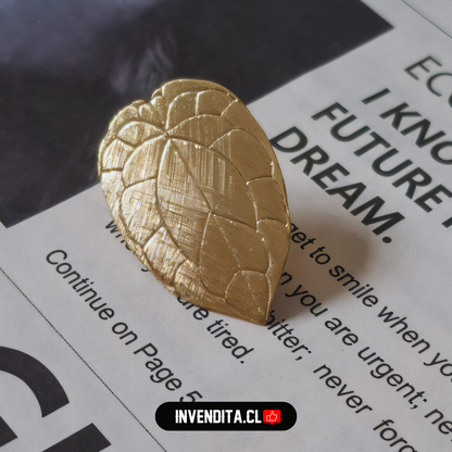 Aros enchapados en oro diseño hoja detallada