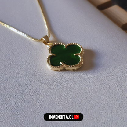 Collar enchapado en oro colgante de flor verde