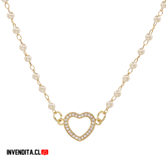 Collar enchapado en oro modelo pequeñas perlas con corazón de circones
