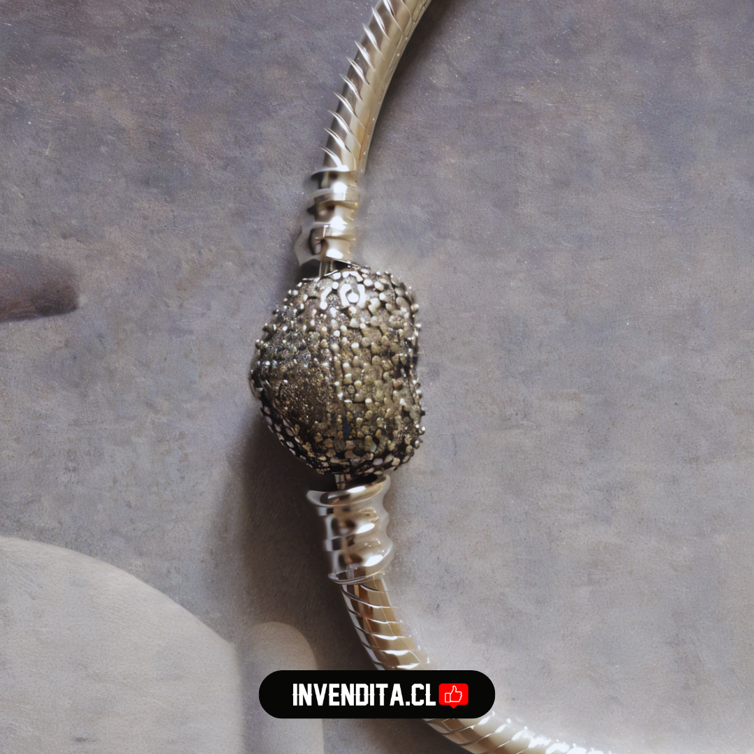 Pulsera estilo pandora de serpiente con broche de corazón centelleante