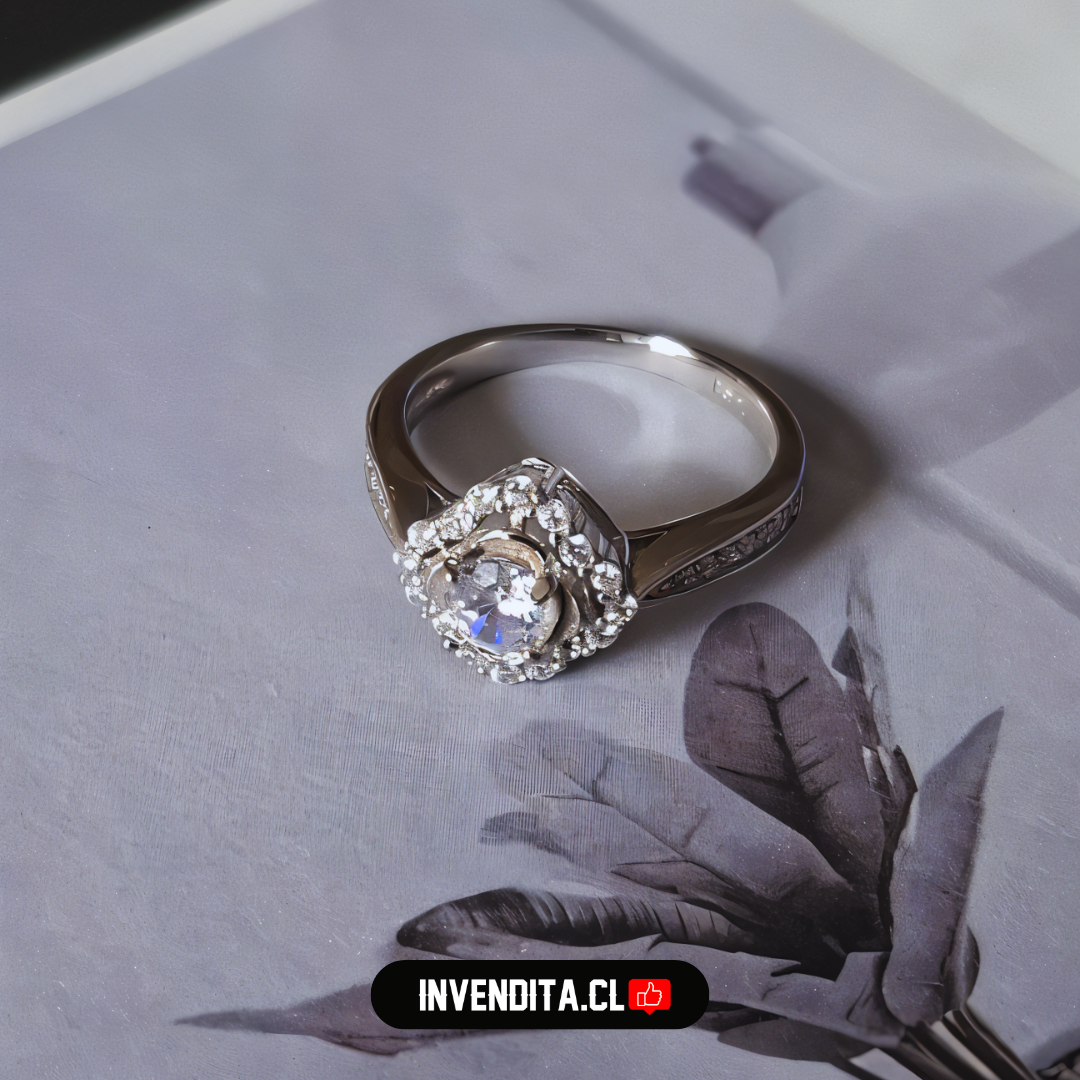 Anillo de Plata 925 modelo flor con gran circón