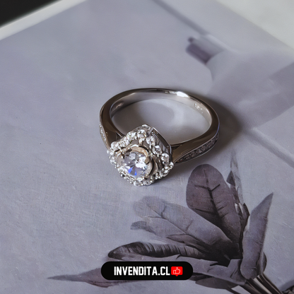Anillo de Plata 925 modelo flor con gran circón