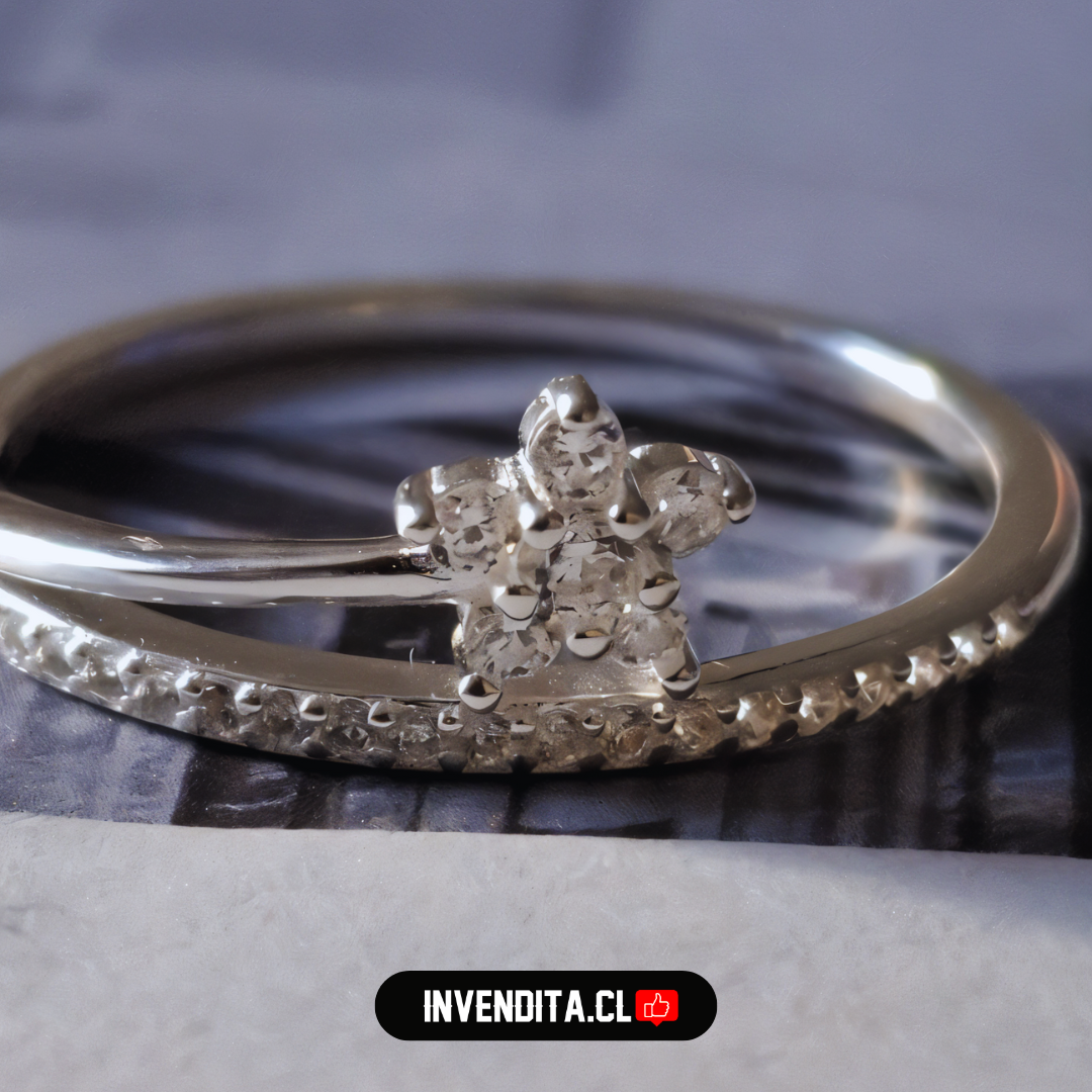 Anillo de Plata 925 banda con punta de flor y serie de circones
